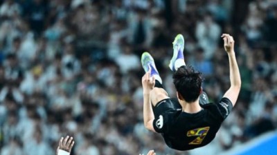 박수받고 떠나는 손흥민, 그 자체로 최고의 이별 선배 이영표의 조언