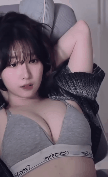 나는야꼬등어 가슴골 찡긋