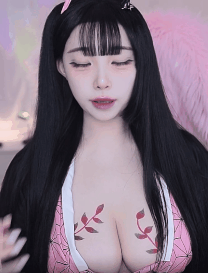 찬미 귀칼 네즈코 코스프레하고 가슴에 그려주는 그림